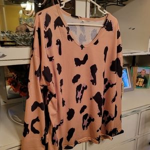 Boutique leopard 🐆 print top, size Large NWOT